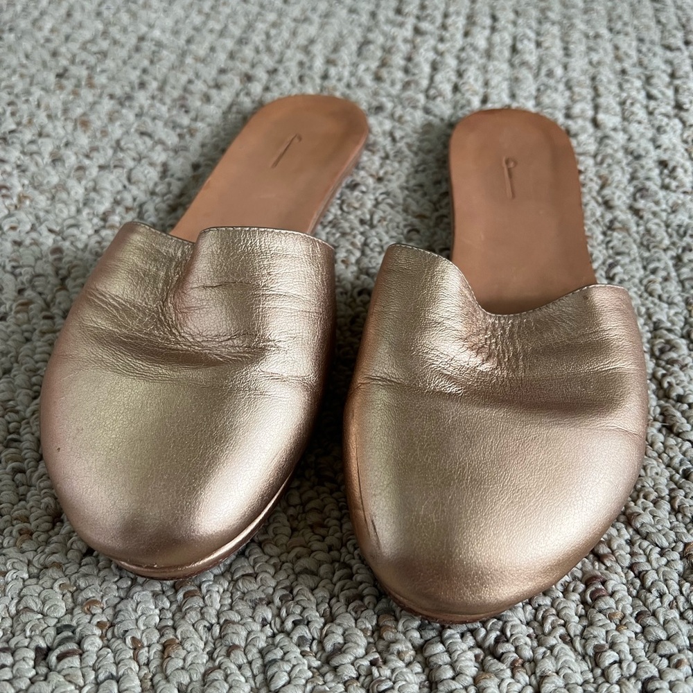 The Palatines, US Made gold leather slides, size 7